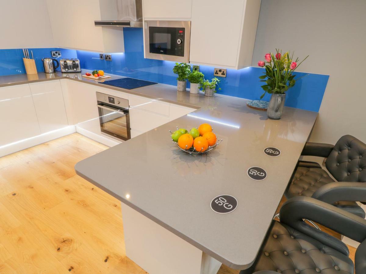 Blue Peter Engine Shed Apartment Whitby Bagian luar foto
