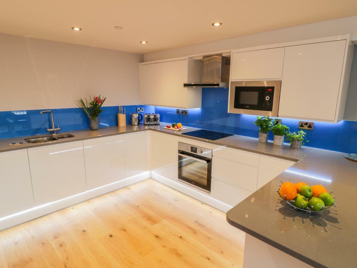 Blue Peter Engine Shed Apartment Whitby Bagian luar foto